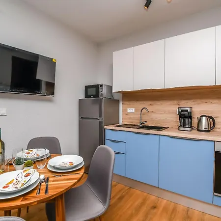 Апартаменти Neli *