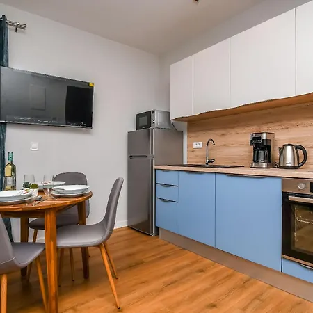 Neli Апартаменти Трогір